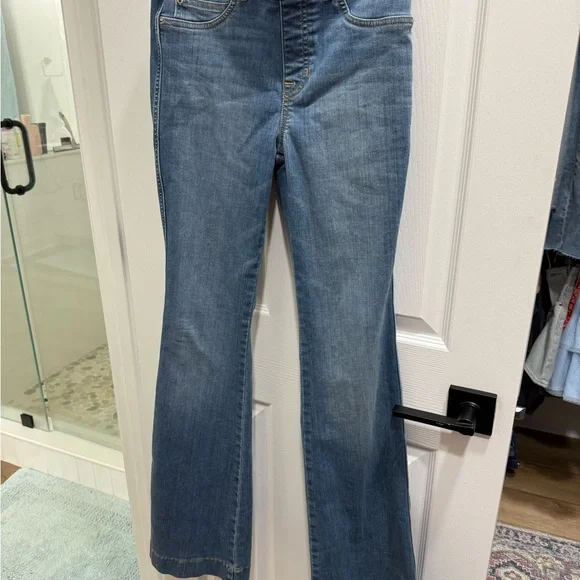 SPANXshape™ Original EveryWear
Flare Jeans Stonewashed Blue Jeans - Picture 4 of 7